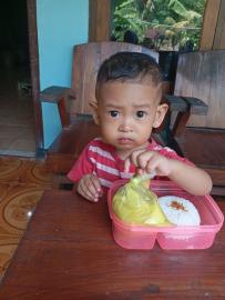 Pemberian PMT Balita Dan Ibu Hamil Hari ke 11